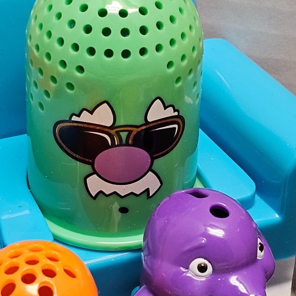 Lot Playdoh Tools Veggie Tales Buzz n Cut Fuzzy  Molding Playset - Picture 12 of 16